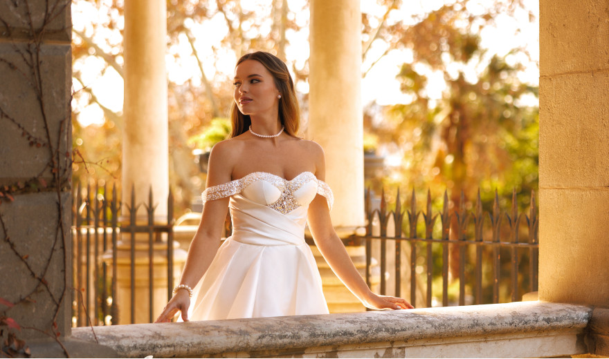 Tender and refined lacy wedding dresses